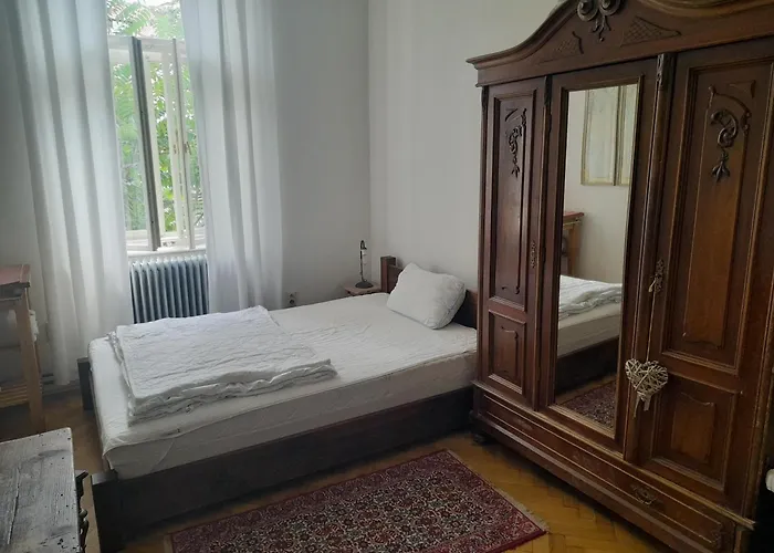 Newly Refurbished Self-contained Cosy Gæstehus 3*